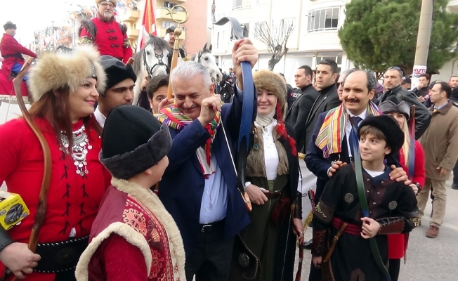 Başbakan’ı Balıkesir’de atlı okçular karşıladı