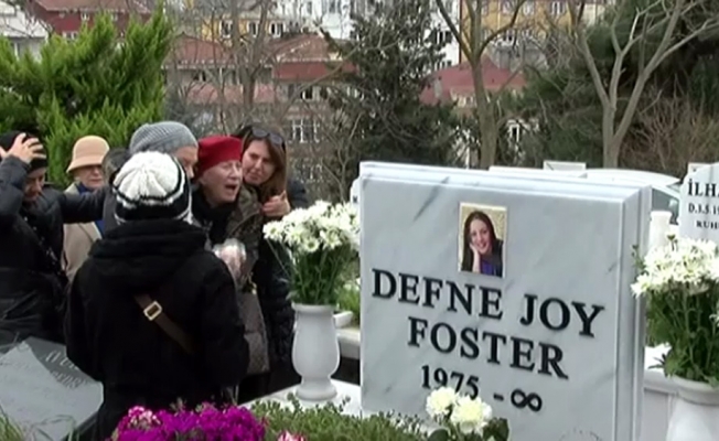 Defne Joy Foster mezarı başında anıldı