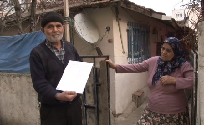 Hediye çaydanlık için imza attı evinden oldu