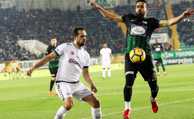 İlk yarı Akhisarspor’un üstünlüğüyle bitti