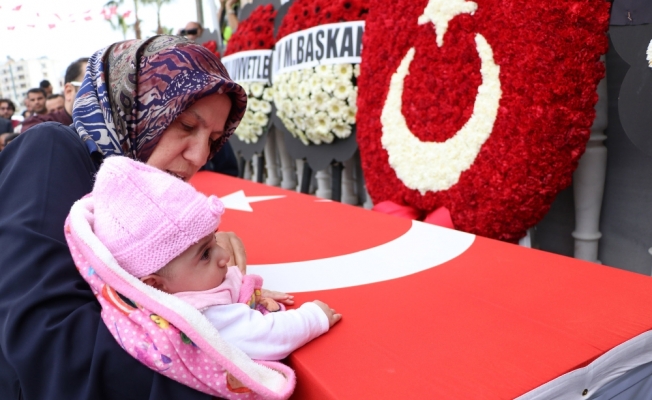 Mersinli şehidin 4 aylık bebeği herkesi duygulandırdı