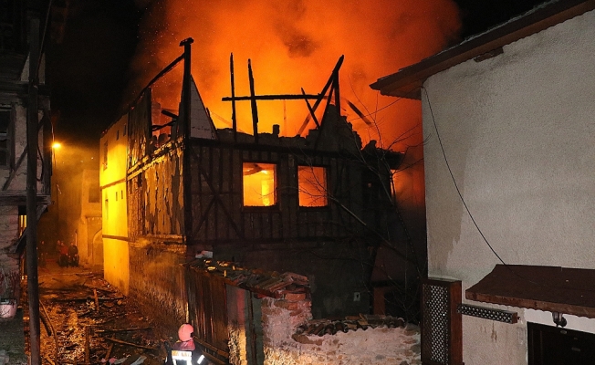 Safranbolu’da 2 tarihi konak alevlere teslim oldu