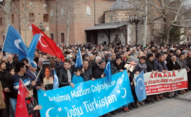 Şehitler ve Muhammed Salih Hacim için gıyabi cenaze namazı