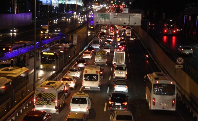 Yarıyıl tatili bitti, trafik geri geldi