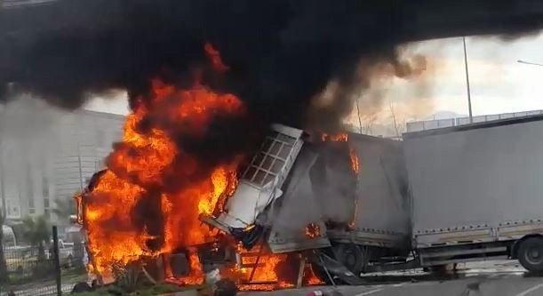 Alev topuna dönen tırdan son anda kurtarıldı