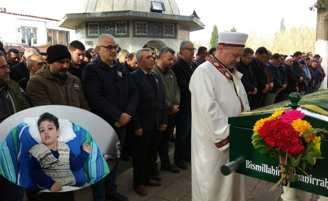 Aras bebek gözyaşları içinde toprağa verildi