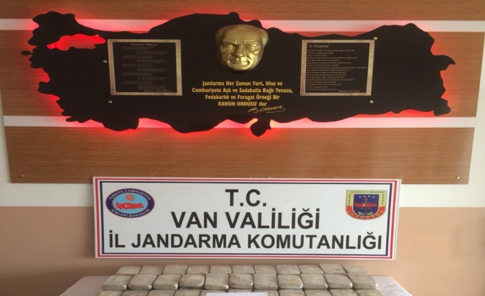 Jandarma tırda 51 kilo 187 gram eroin yakaladı