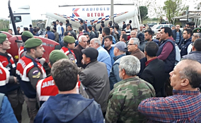 Korkunç kazanın ardından vatandaşlar yol kapattı