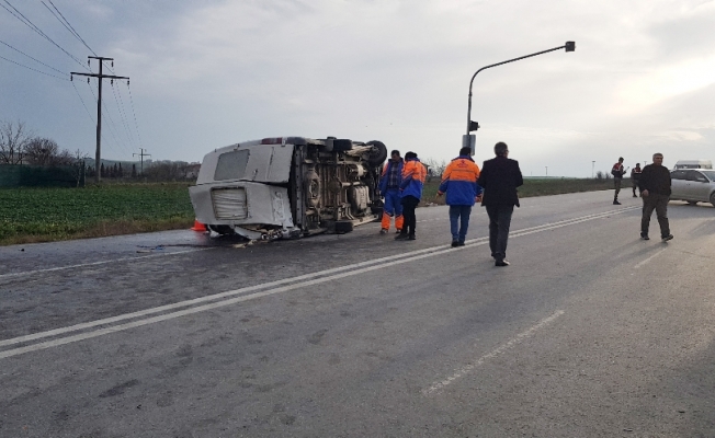 Öğrenci servisi kaza yaptı: 1 ölü, 12 yaralı