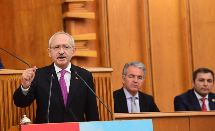 "Sanatçı özgürdür, herkesi eleştirir yeri geldiğinde"