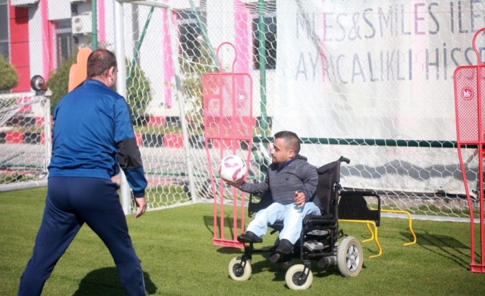 Sneijder’den Eskişehirsporlu küçük dev adama mesaj var