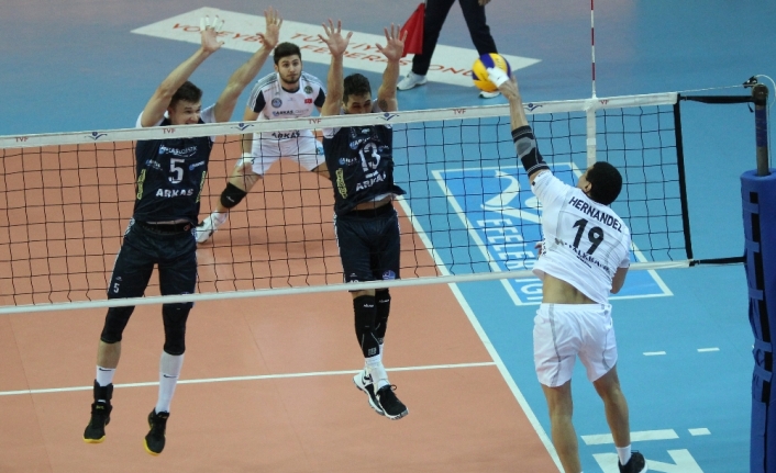 Arkas Spor, Halkbank’ı 3-2 geçti