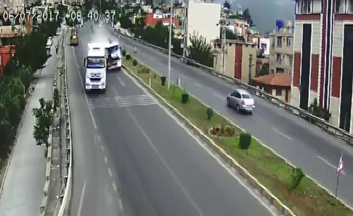 Hatay’daki trafik kazaları kamerada