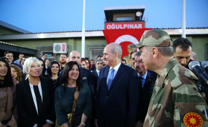 Sanatçı ve sporculardan Oğulpınar Sınır Karakoluna ziyaret