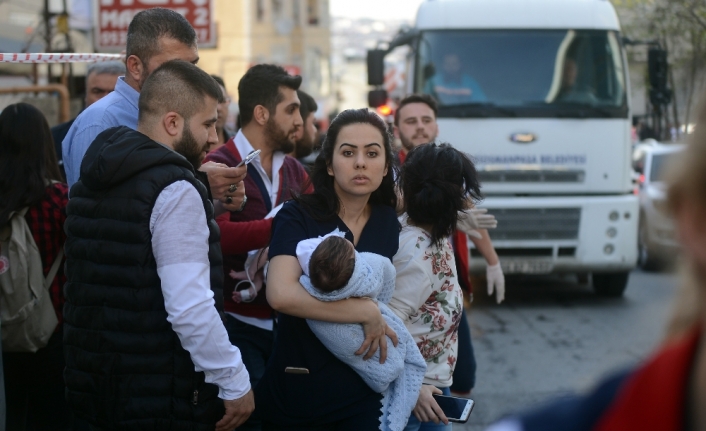 Yeni doğan bebekler yangından tahliye edildi