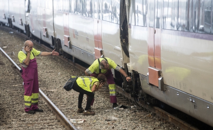 Almanya’da tren kazası: 2 ölü, 14 yaralı