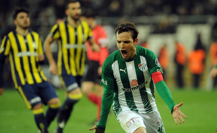 Batalla Bursaspor’dan ayrılıyor