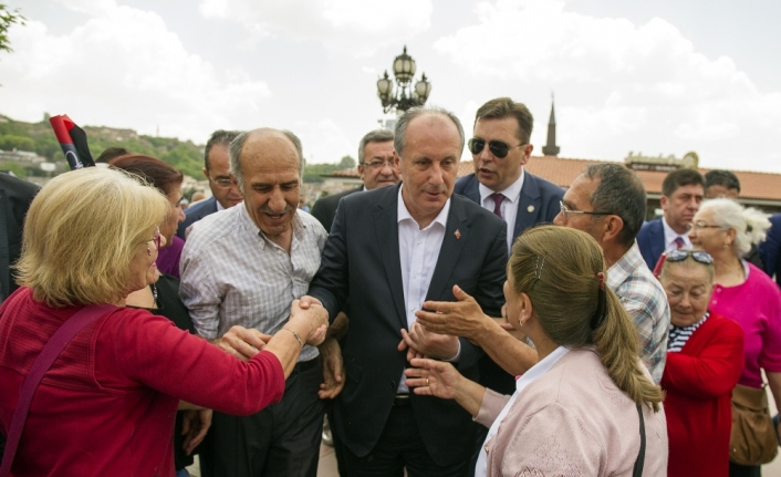 İnce, Hacı Bayram Veli Hazretlerinin türbesini ziyaret etti