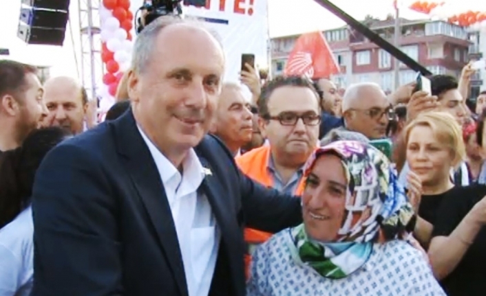 Muharrem İnce iftarda vatandaşlarla bir araya geldi