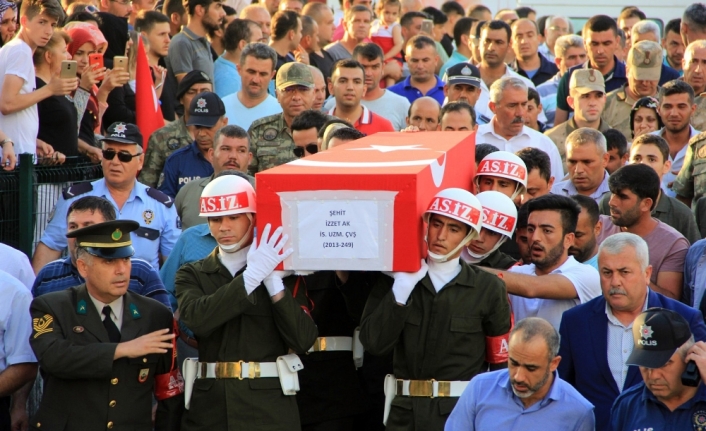 Hatay şehidini uğurladı