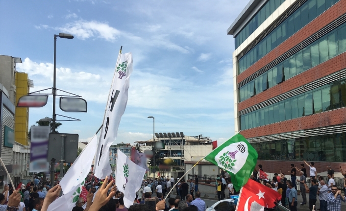 İnce’den HDP bayraklı karşılamaya cevap