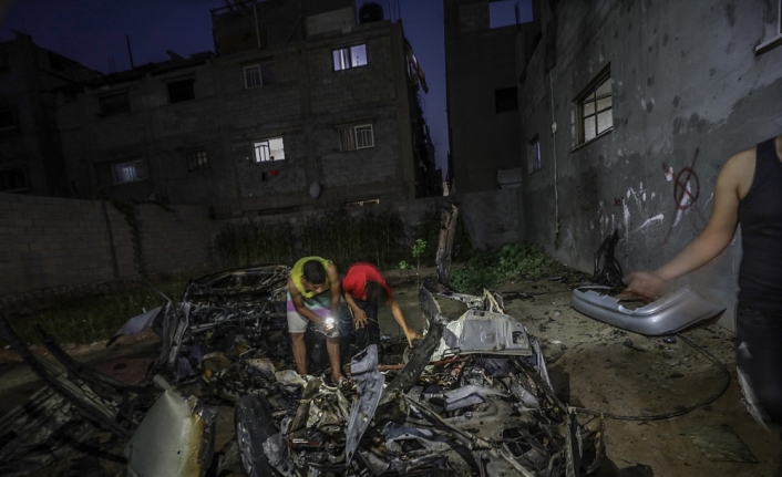 İsrail savaş uçakları Gazze’yi bombaladı
