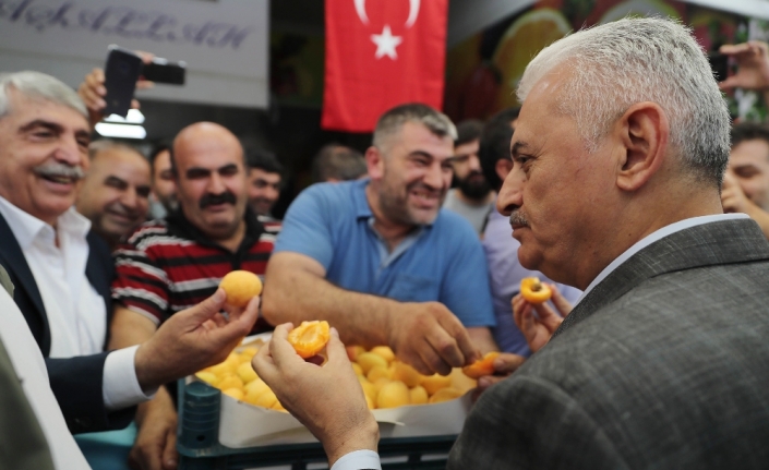 Yıldırım sebze ve meyve halinde esnafla buluştu