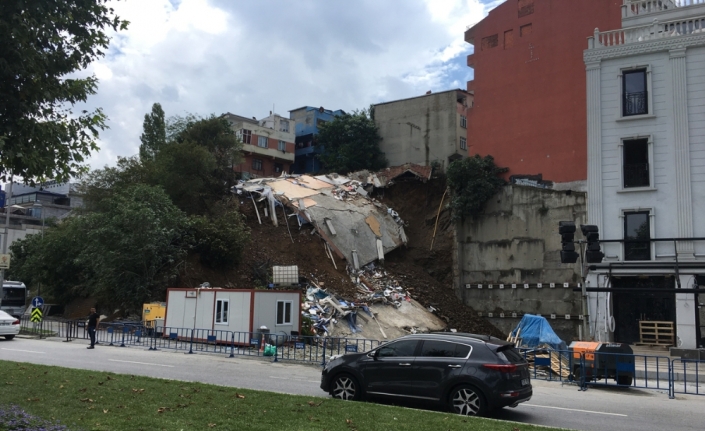 Beyoğlu Belediyesinden yıkılan bina açıklaması