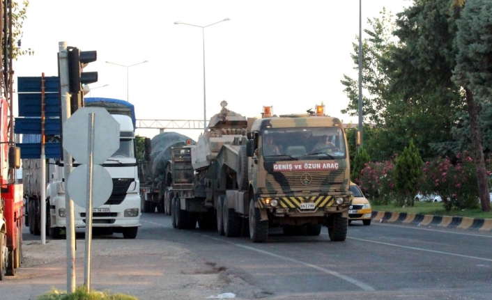 Münbiç ile Tel Rıfat sınırına sevkıyat sürüyor