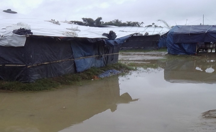 Rohingyalı Müslümanları bu kez seller vurdu