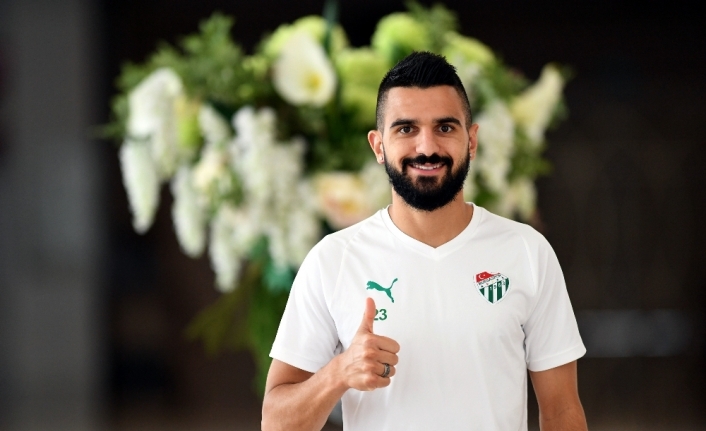 Aziz Behich takım arkadaşlarıyla vedalaştı