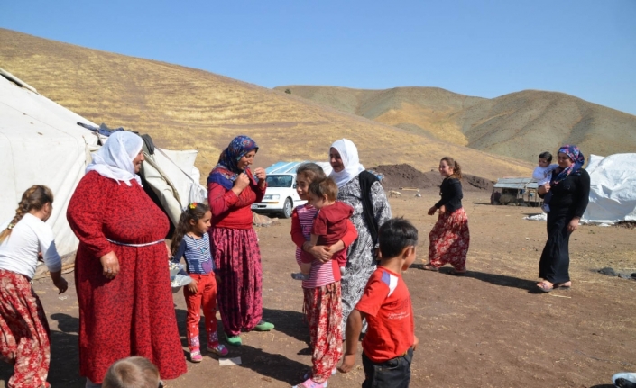 Gurbetteki göçerler yaylada bayramlaştı