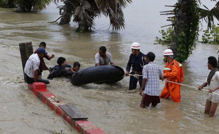 Myanmar’da köyler sular altında kaldı: 50 bin kişi tahliye edildi