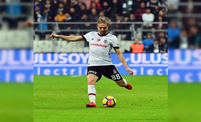 Beşiktaş’tan flaş Caner Erkin ve Gökhan Gönül açıklaması