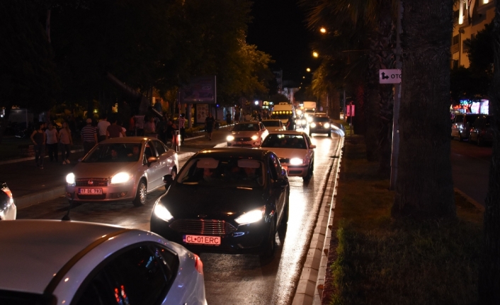 Çanakkale’de feribot yoğunluğu