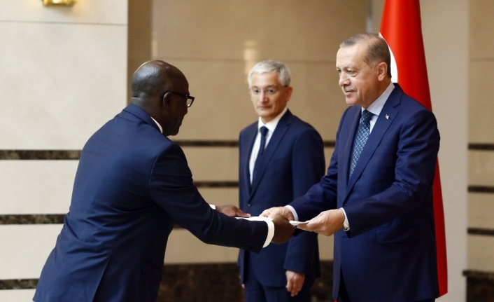 Erdoğan Gabon Büyükelçisini kabul etti