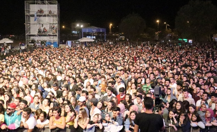 Festivale ilk gün 20 bin kişi katıldı