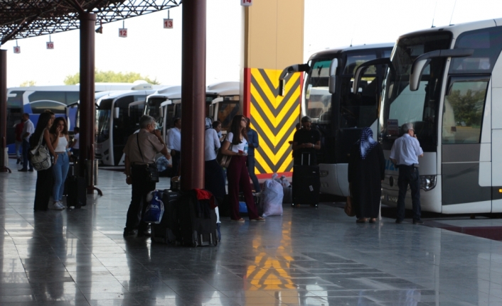 Otogarlarda ‘mülteci yolcu’ fırsatçılığı