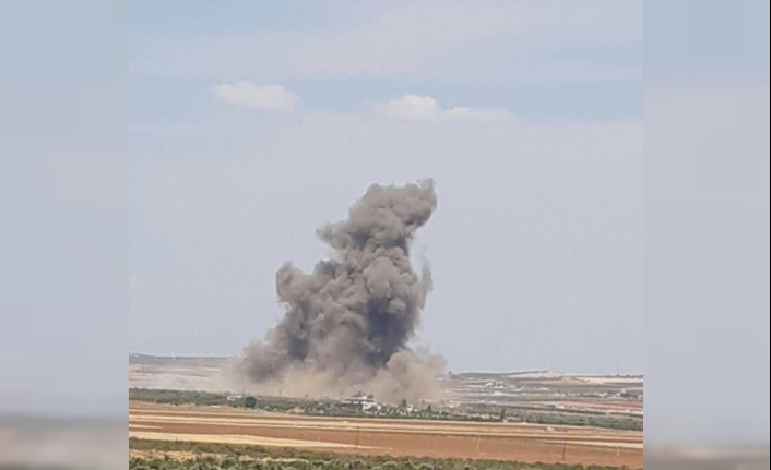 Rusya Hama ve İdlib’i bir kez daha bombaladı