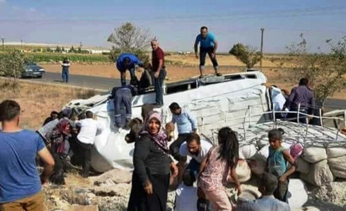 Şanlıurfa’da minibüs devrildi: 8 yaralı