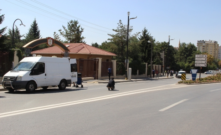 Sivas Valiliği konutunda ’şüpheli paket’ alarmı