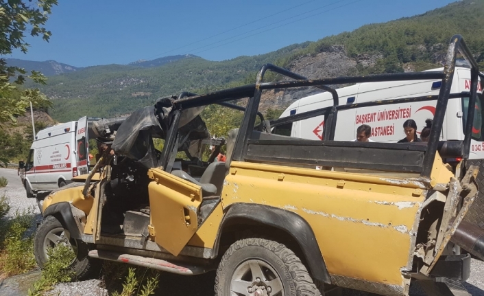 Turistleri taşıyan safari cipi takla attı: 1 ölü, 5 yaralı