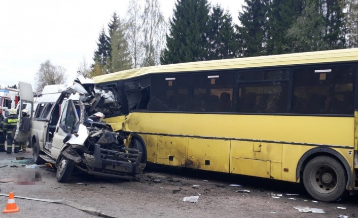 Rusya’da trafik kazası: 13 ölü