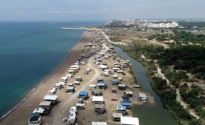 Antalya Valisi Şahin duyurdu! Ünlü sahildeki işgal son bulacak!