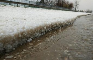 Edirne’de ceviz büyüklüğünde dolu