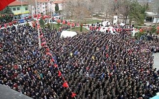 Isparta’da binler şehidini uğurladı