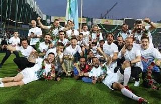 Rizespor şampiyonluğu kutladı