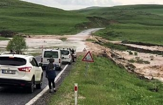 Erzurum’da sağanak sele dönüştü